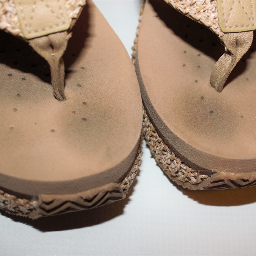 Volatile Flip-flop - Picture 3 of 6